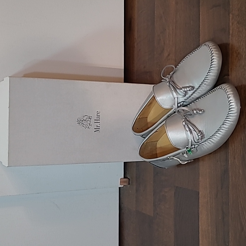 NWT Mr. Hare Men's Driving Shoes 10 Metallic Silver
